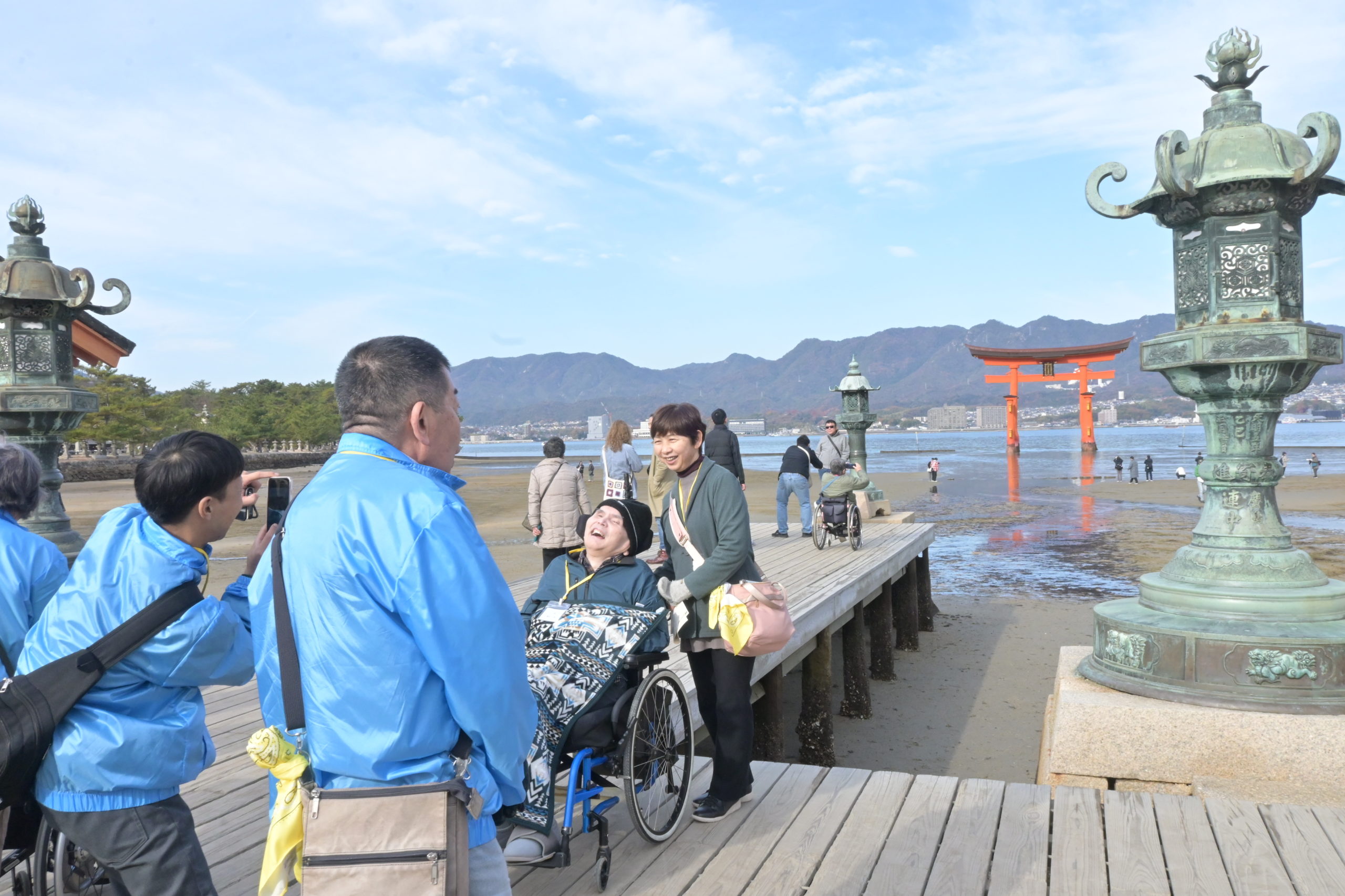《第２０回　希望号’２５》厳島神社参拝、牡蠣味わう