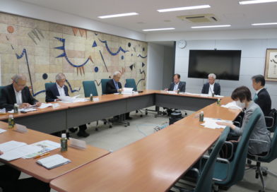理事会で事業報告や決算を承認